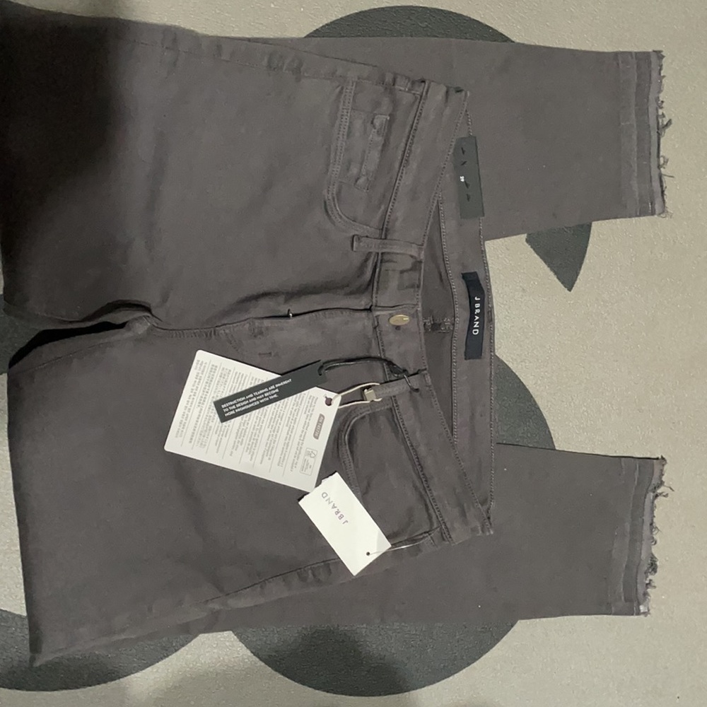 NWT J Brand cropped jeans in demented grey. - Picture 3 of 7